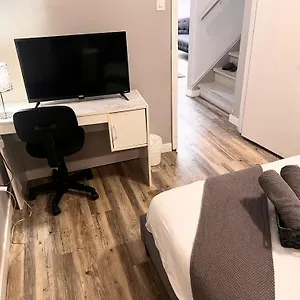 Homestay Vacation Near West Mall, Edmonton