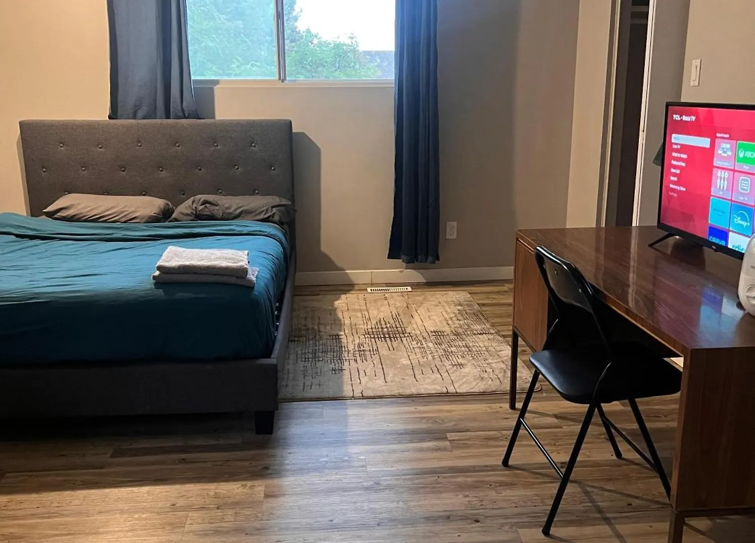 Apartment Elsichy Stay Cozy Home - Sleeps 10- Near West Edmonton Mall Canada