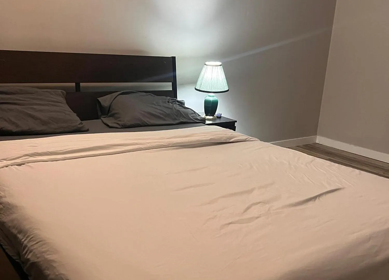 Elsichy Stay Cozy Home - Sleeps 10- Near West Edmonton Mall
