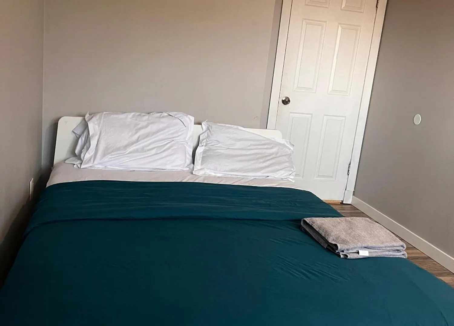 Elsichy Stay Cozy Home - Sleeps 10- Near West Edmonton Mall 0*,  Canada