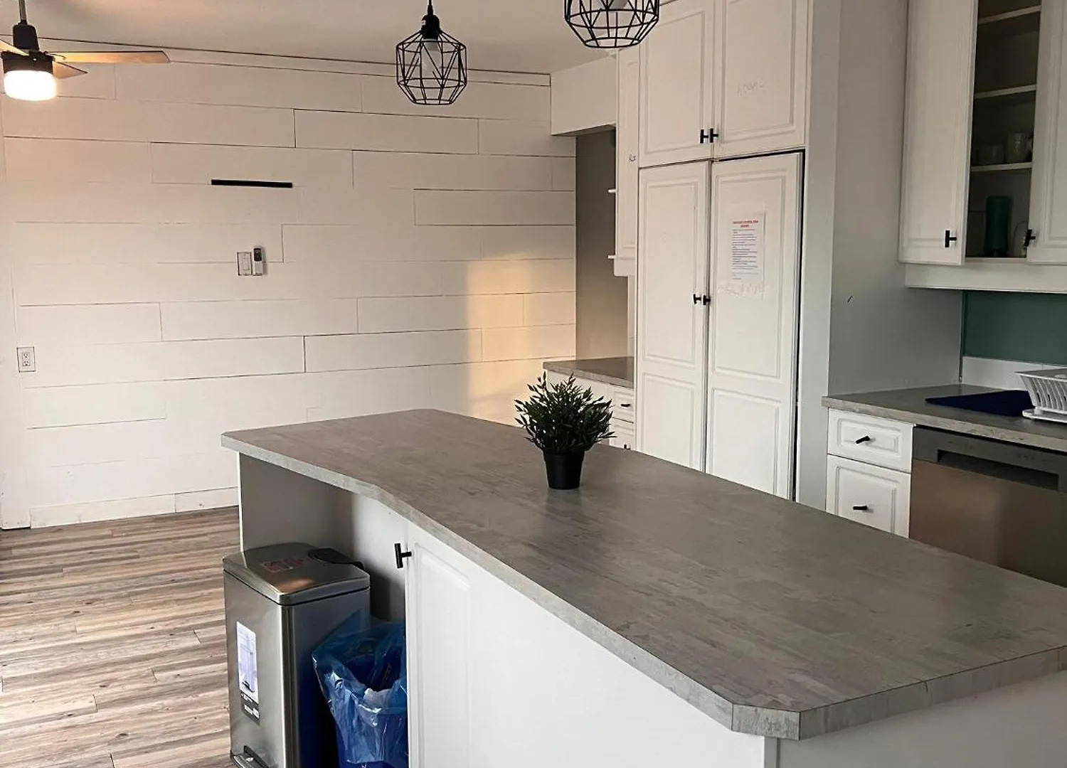 Apartment Elsichy Stay Cozy Home - Sleeps 10- Near West Edmonton Mall Canada